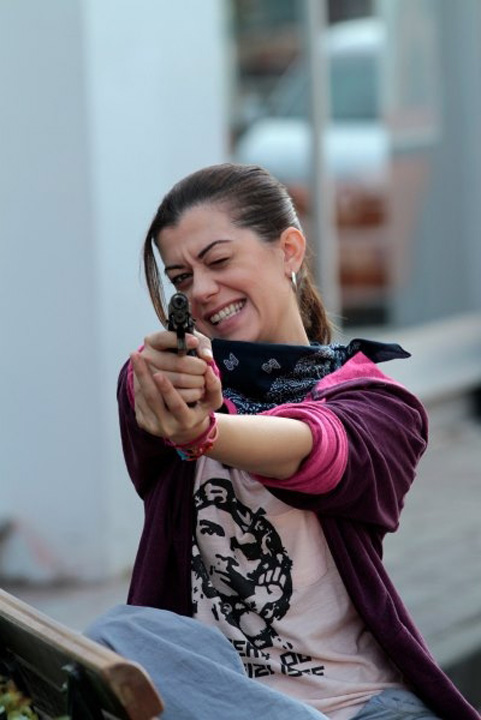 nigar filiz ahmet cu pistol - Ziarul National