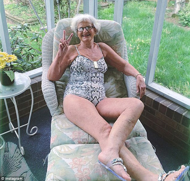 O pensionara din America a strans 189.000 de fani pe Instagram cu poze de acest gen