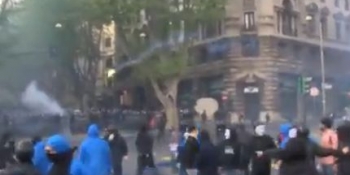 Proteste violente in Italia: Peste 80 de raniti si sase persoane arestate!