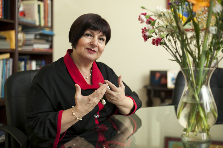 simona miculescu - Ziarul National