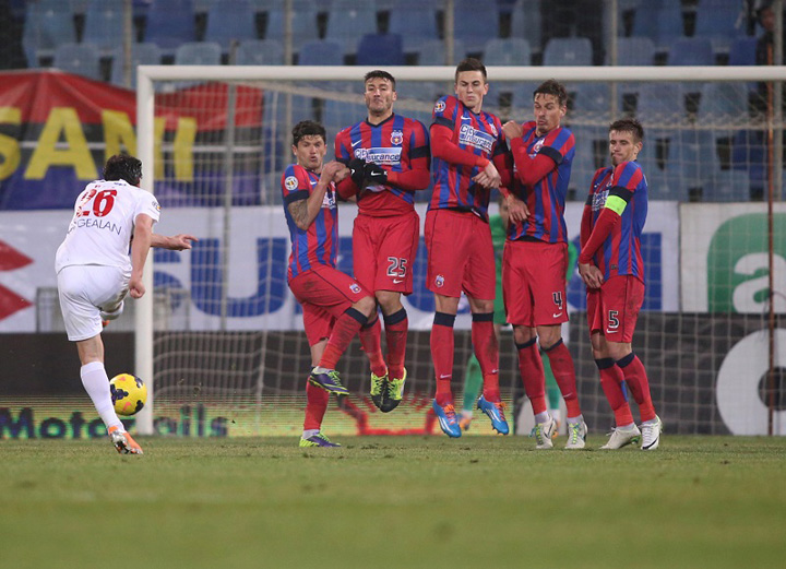 FOTBAL - STEAUA BUCURESTI - DINAMO BUCURESTI - Ziarul National