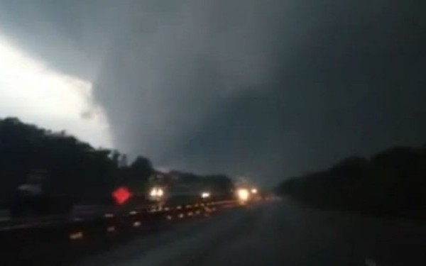 SUA: 17 morti in urma unor tornade din Oklahoma si Arkansas