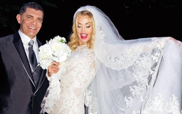 Valeria Marini divorteaza dupa un an de mariaj