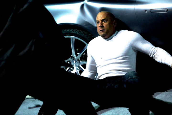 Vin Diesel a indoit masina cu capul
