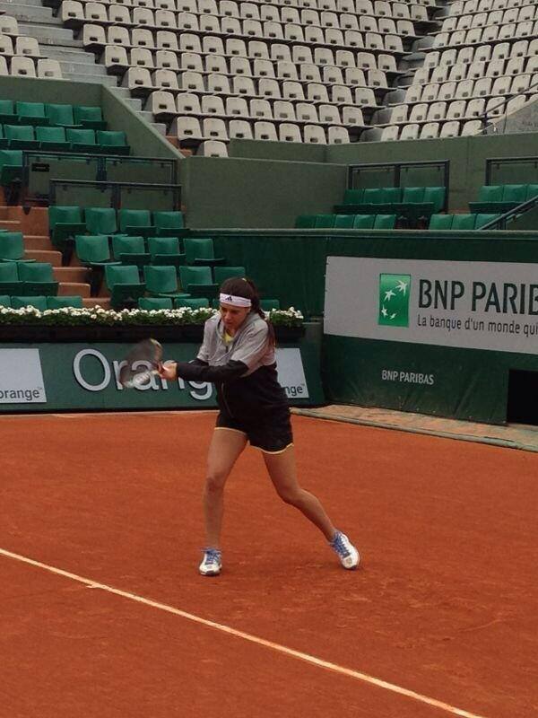 Sorana Cirstea merge in turul doi la Roland Garros