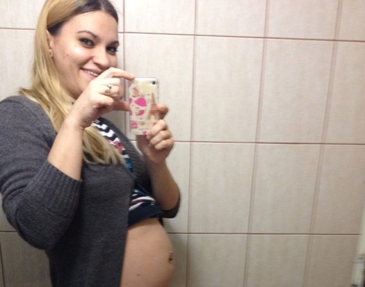 Andreea de la Datina, primul selfie cu burtica de gravia