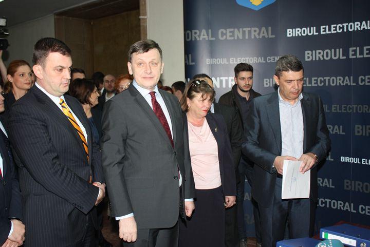 PNL a depus motiunea de cenzura impotriva Guvernului Ponta 3