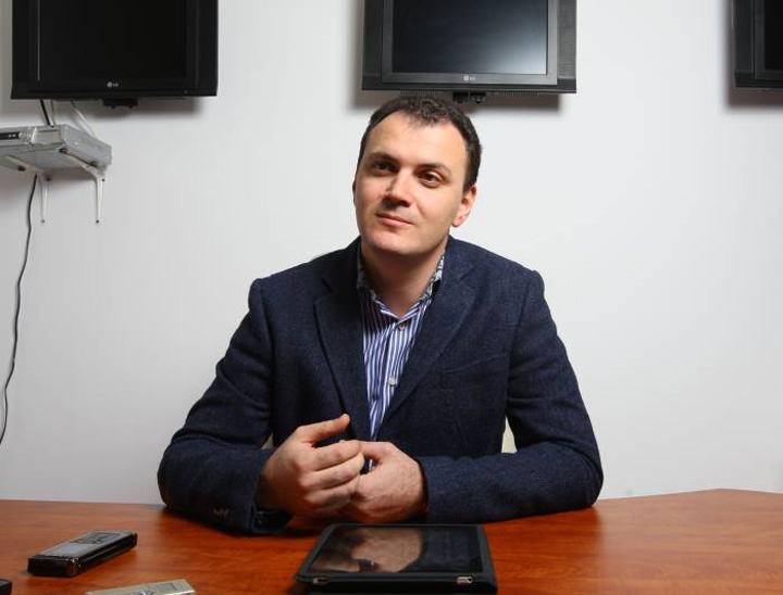 Ghita, ochiul si timpanul lui Ponta
