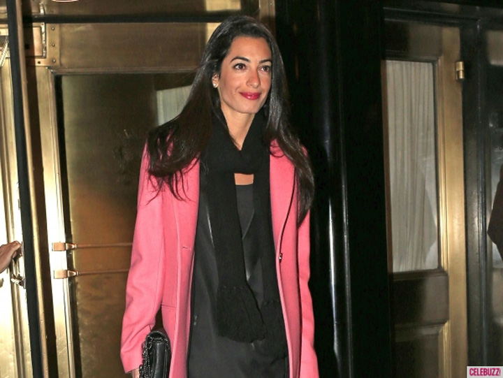 De ce n-o inghite Angelina Jolie pe iubita lui George Clooney!