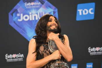 conchita si trofeul eurovision - Ziarul National
