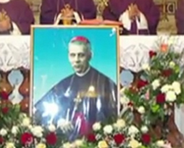 Sute de preoti si zeci de mii de pelerini, la slujba de beatificare a episcopului martir Anton Durcovici, la Iasi (VIDEO)