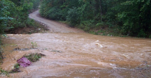 Cod galben de inundatii pe rauri din patru judete