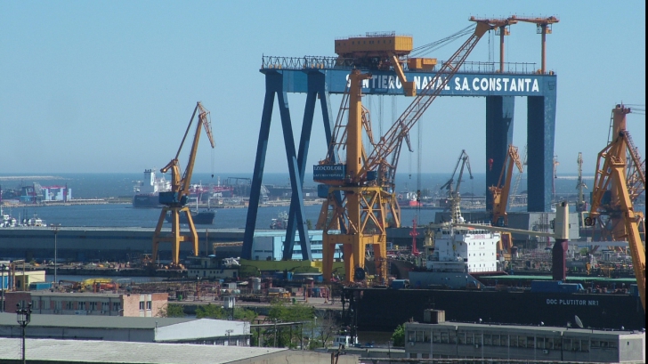 Protest al angajatilor din Portul Constanta care se opun ca Primaria sa primeasca noi actiuni in port