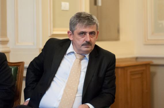 Judecatori: Presedintele CJ Cluj isi cumpara calorifere, sampanie si achita ratele la banca din mita primita