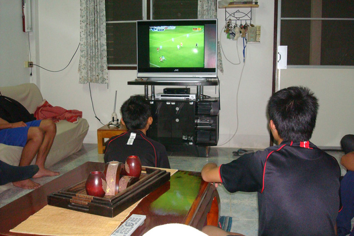 Interesul romanilor pentru fotbal, in scadere