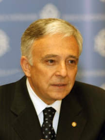 Mugur Isarescu, avizat pentru al cincilea mandat de guvernator al BNR