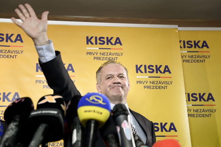 Presedintele Slovaciei,  Andrej Kiska,  a invitat persoane fara adapost la investitura sa oficiala