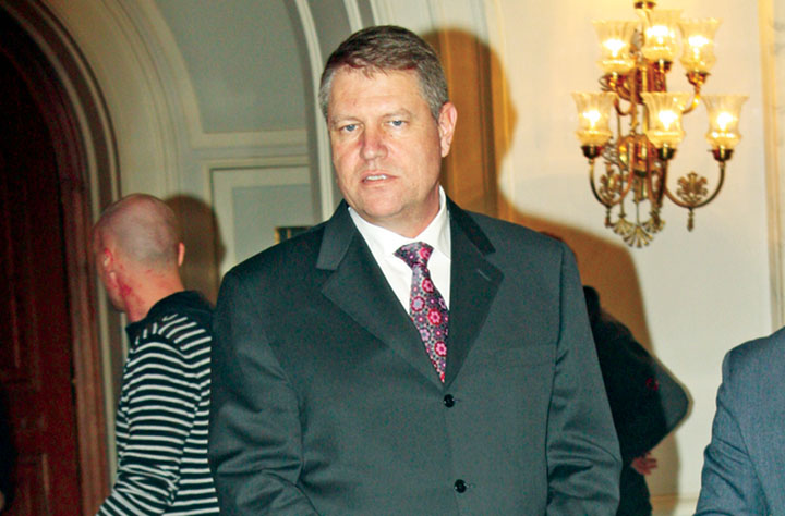 Mai multi generali si contraamirali, trecuti in rezerva de Iohannis intr-o singura zi