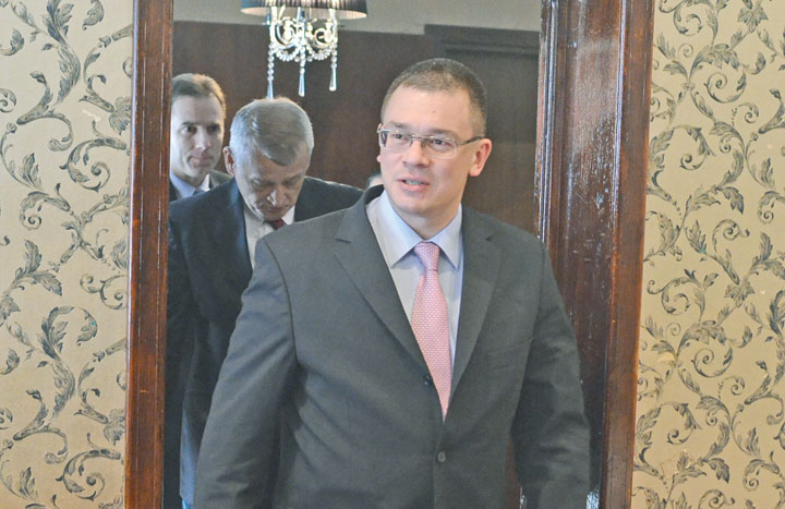 Audierea lui M.R.Ungureanu in Comisia de Control a SIE nu a mai avut loc