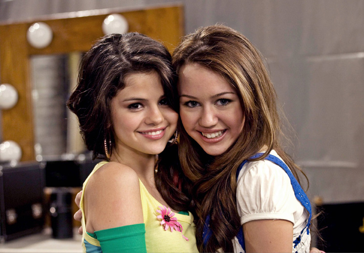 De ce se urasc de moarte Miley Cyrus si Selena Gomez!