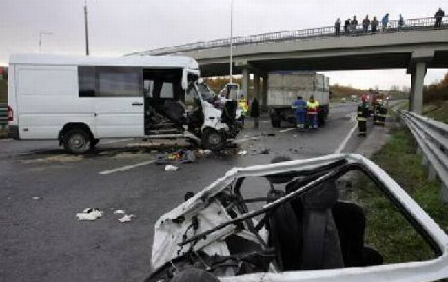 Tragedie in Ungaria: Cinci romani, intre care si un copil, au murit intr-un accident rutier!