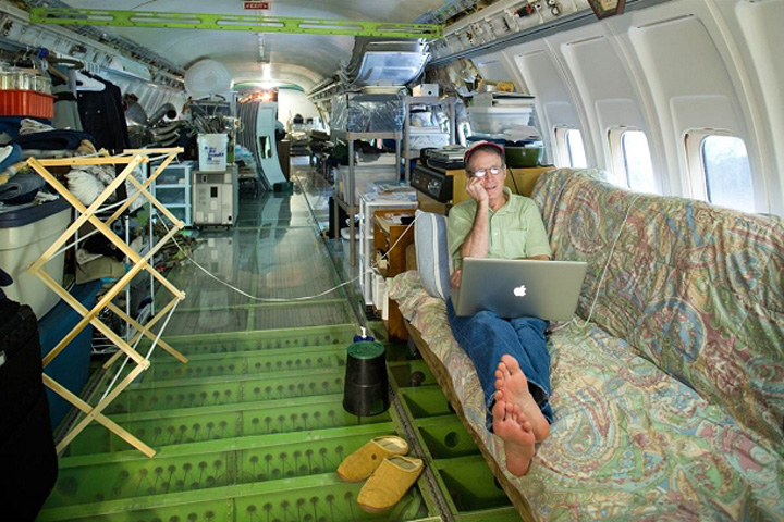 avion 2 - Ziarul National