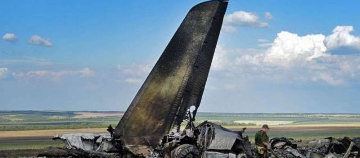 49 de morti in Lugansk: insurgentii pro-rusi au doborat un avion cu parasutisti