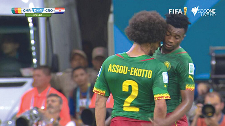 Assou-Ekotto i-a dat un cap in gura lui Moukandjo