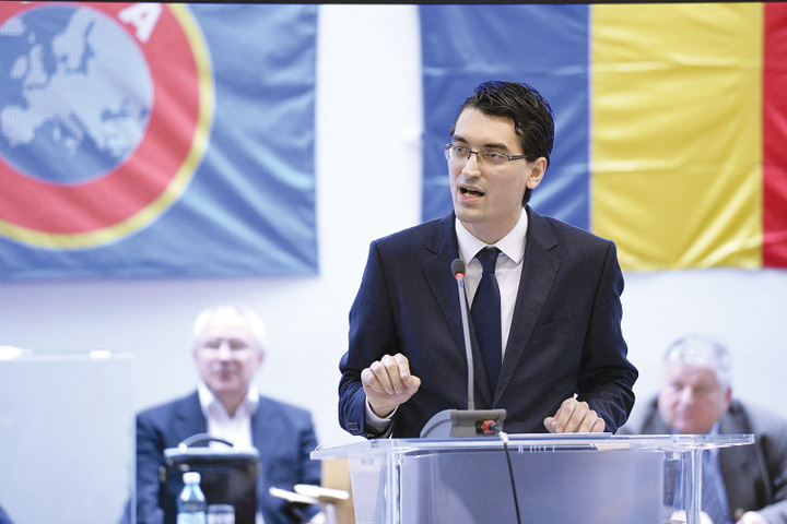 Burleanu vrea sa-l dea afara si pe Raducioiu