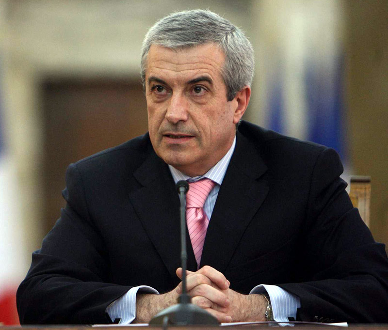 Al doilea om in stat spune ca nu foloseste coloana oficiala. Tariceanu: Circul cu o Dacia Duster