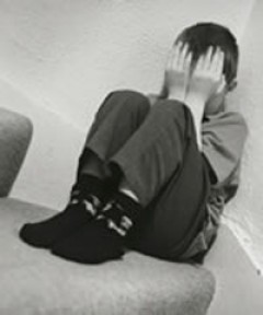 Directorul unei scoli din Iasi, acuzat ca a batut cu bestialitate un elev