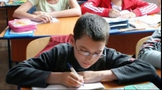Evaluarea Nationala 2014: Elevii claselor a VI-a dau testul la Matematica si Stiinte ale naturii