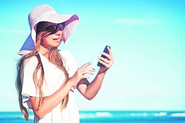 Tarifele de roaming pentru calatoriile in UE, reduse cu pana la 55%