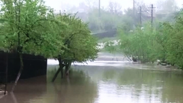 Hidrologii au actualizat avertizarea COD GALBEN. Ce zone se afla inca sub risc de inundatii!
