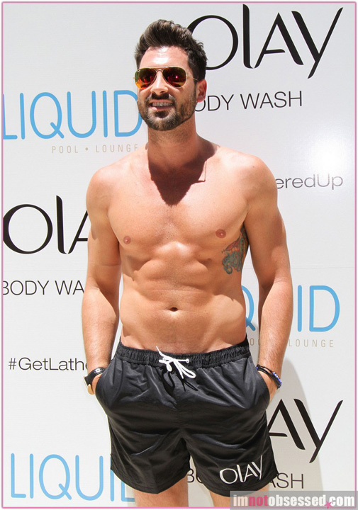 Val & Maks Chmerkovskiy - Ziarul National'Get Lathered Up' For Oil Of Olay