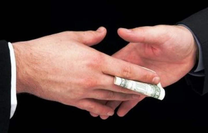 Seful Politiei Pantelimon, mita de 600 de dolari