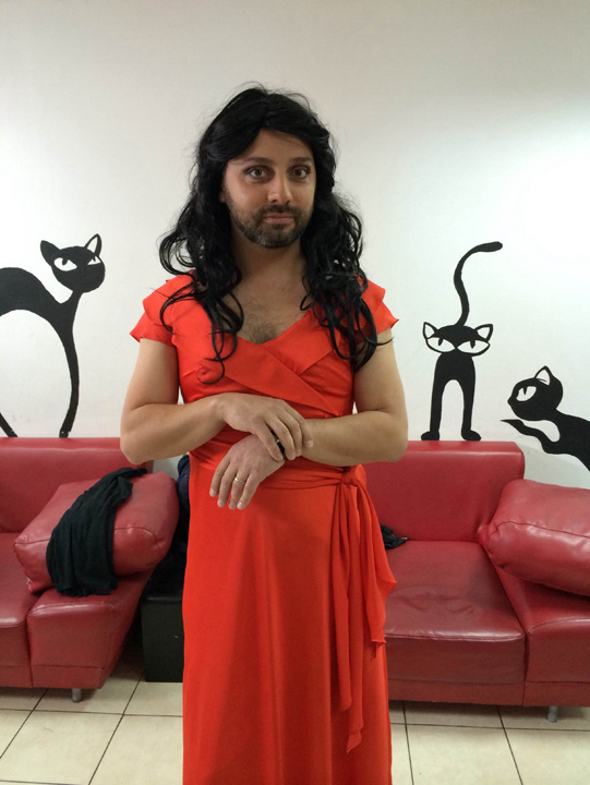 Ovi s-a deghizat in Conchita Wurst