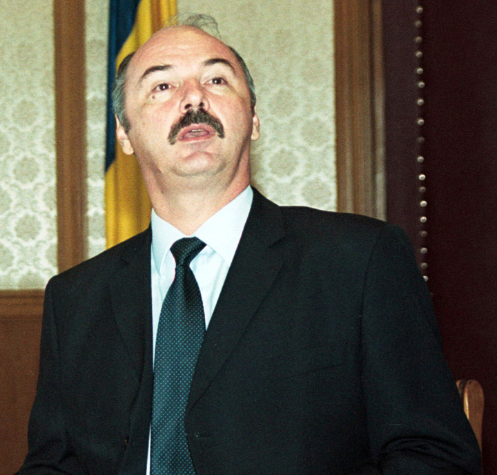 Taxa pe stalp, modificata in favoarea firmelor de stat