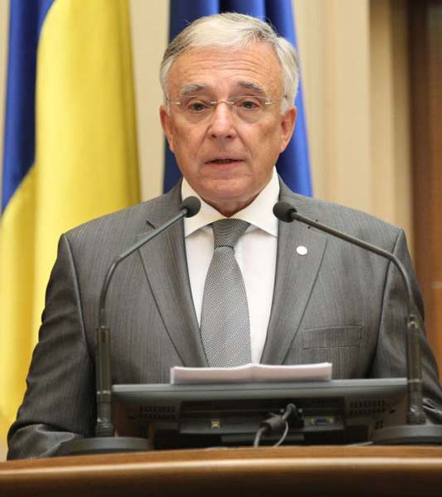 Bancherii ii cer lui Mugur Isarescu sa reduca dobanda BNR