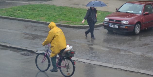 Noi atentionari de la ANM: Ce zone nu scapa de ploi si vijelii!