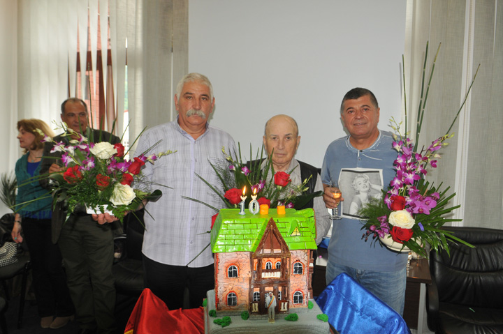 Edilul Emanoil Savin, sarbatorit cu o primarie de ciocolata