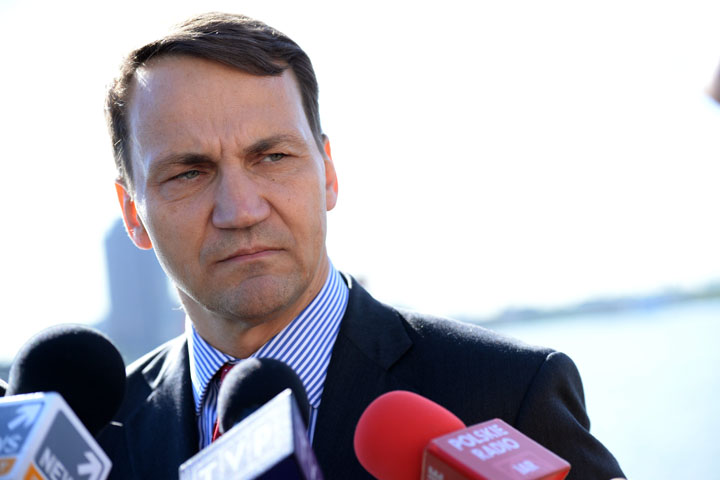 Washington dezamorseaza bomba Sikorski: Alianta dintre SUA si Polonia este de o forta incredibila