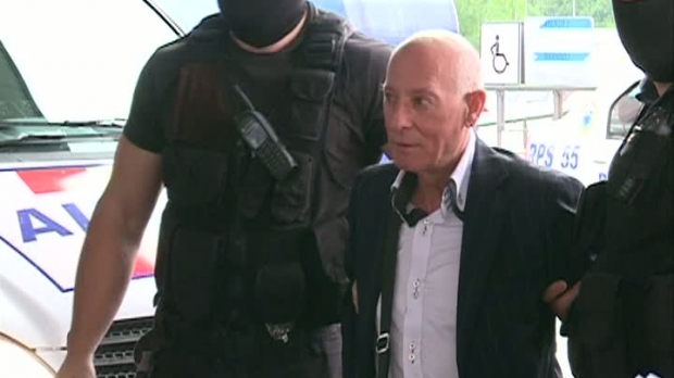 Un mafiot italian extrem de periculos, liderul clanului Camorra, extradat din Romania