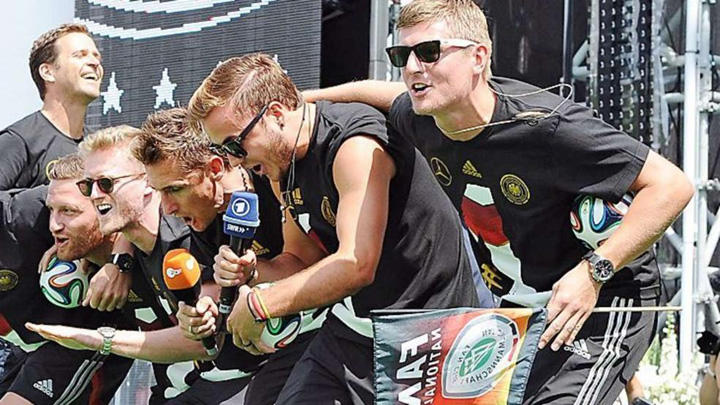 Jucatorii lui Low, niste „megacretini”!