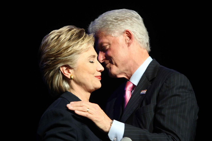 Elton John performs for Democratic presidential candidate Sen. Clinton - Ziarul National's campaign in New York