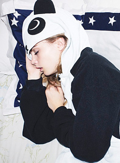 Cara Delevingne, cu gura mare dupa ce a adormit in timpul unui interviu