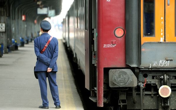 Probleme cu un tren plin cu refugiati, venit din Croatia in Ungaria