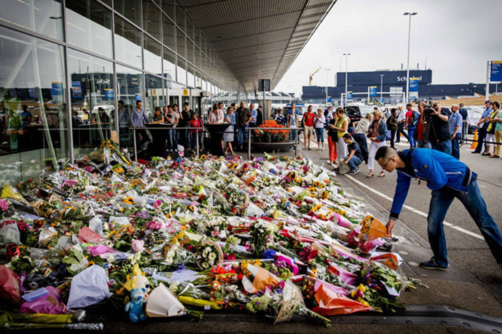 flori aeroport amsterdam - Ziarul National