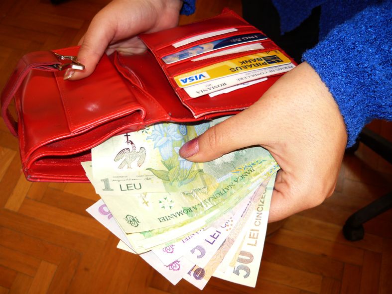 O clujeanca pretindea ca vrea sa cumpere apartamente. Ce facea, de fapt, cand intra in casele oamenilor!