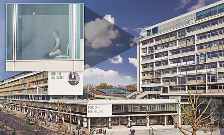 Hotelul revolutionar din Berlin, in care clientii isi pot face nevoile in liniste, de fata cu trecatorii!